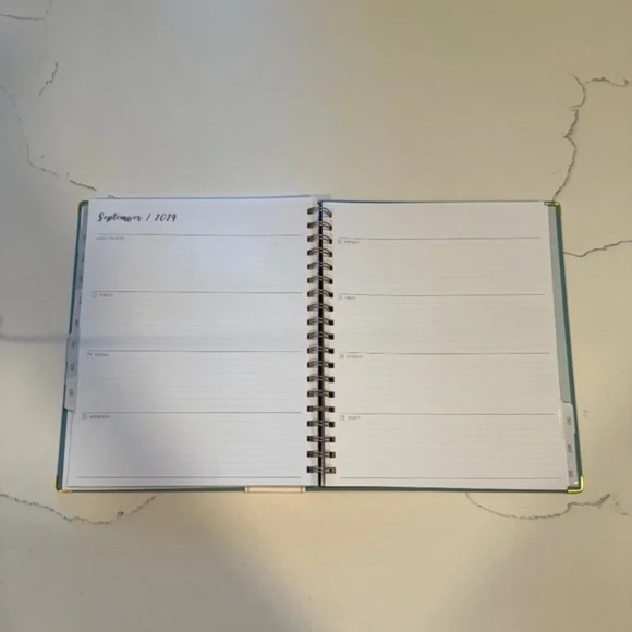 Day Designer | Daily & Monthly Wirebound Hardcover Planning Calendar 2023-2024 - Picture 4 of 5